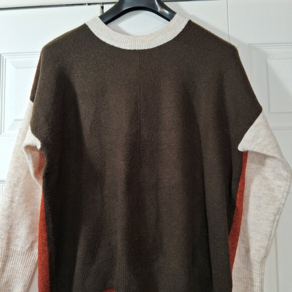 Vince Camuto Sweater - Picture 1 of 9